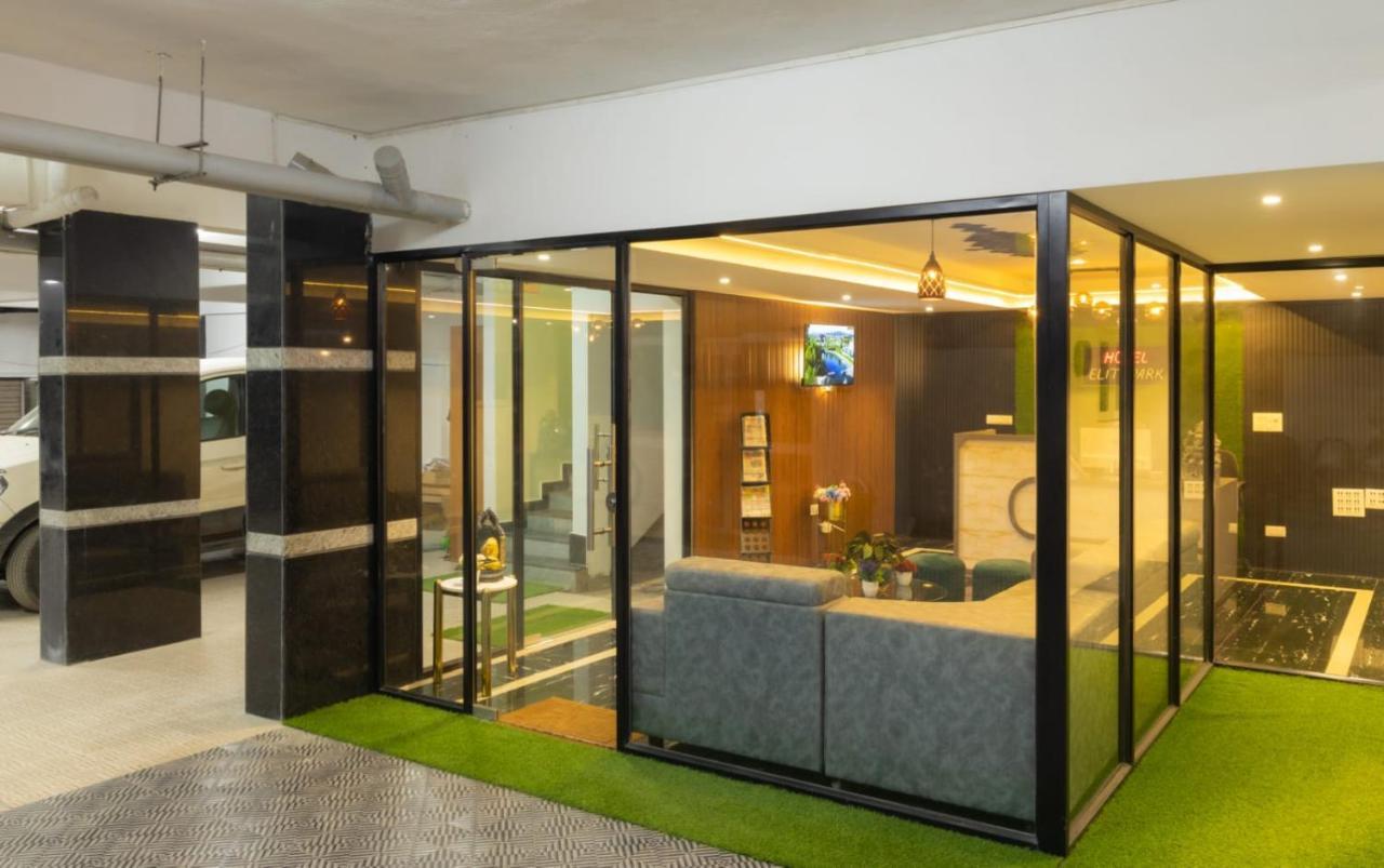 Beestay Hotels Elite Park ティルパティ エクステリア 写真