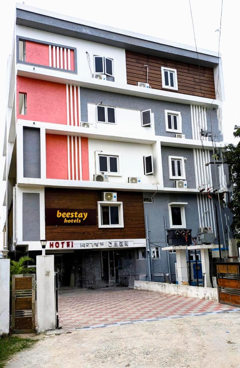 Beestay Hotels Elite Park ティルパティ エクステリア 写真